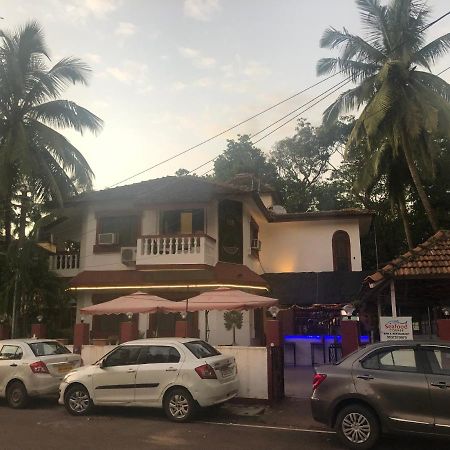 Big Daddy'S Inn Кандолим Екстериор снимка